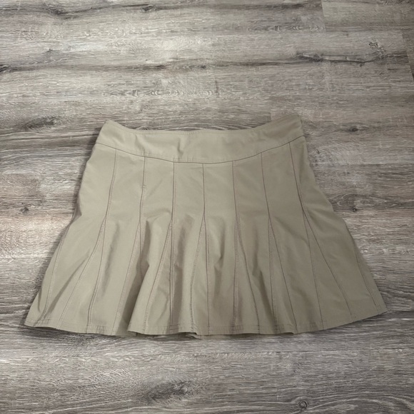 Women's Athleta Tan Pleated Athletic Skort - Picture 2 of 11